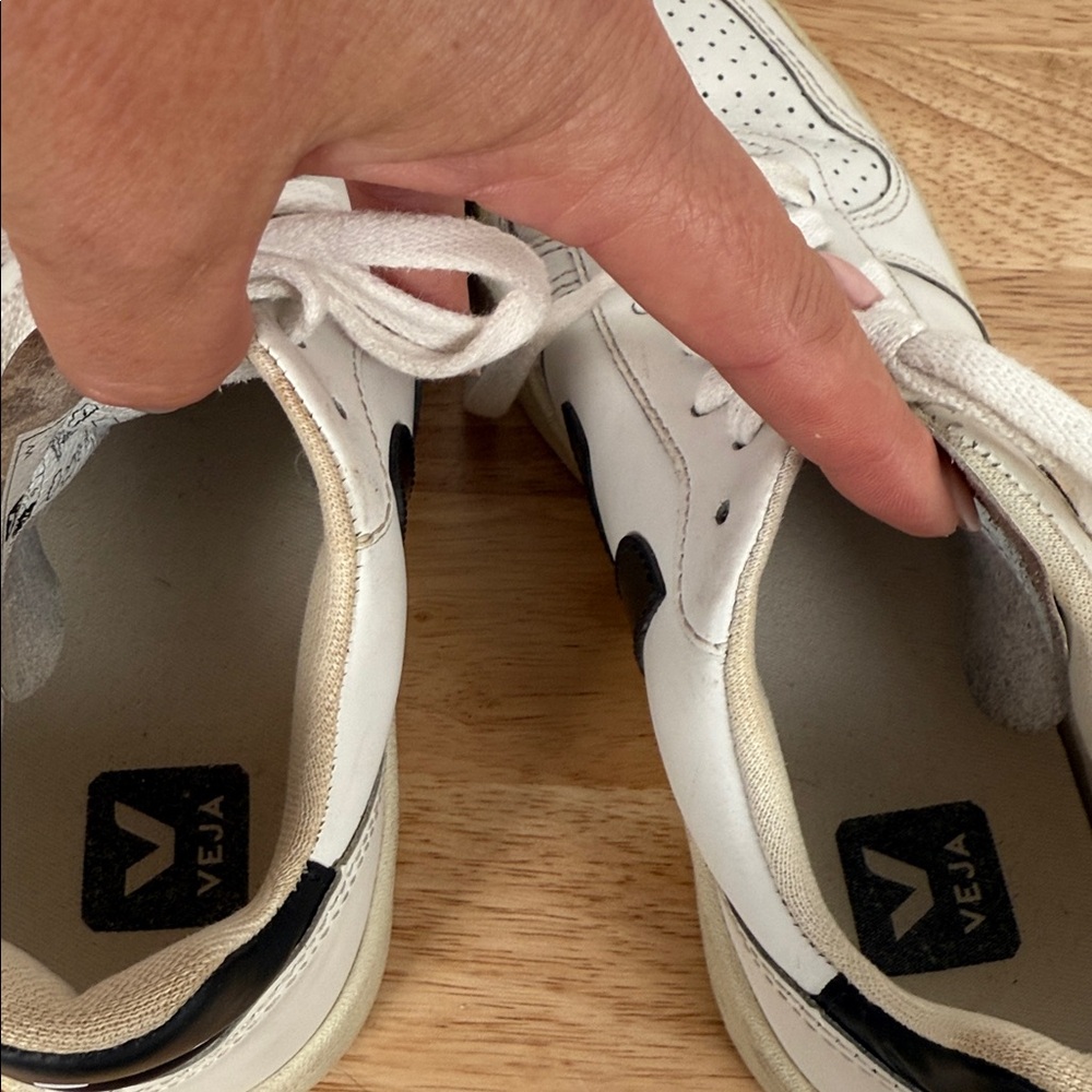 Veja White Black Casual Sneakers - Picture 11 of 16